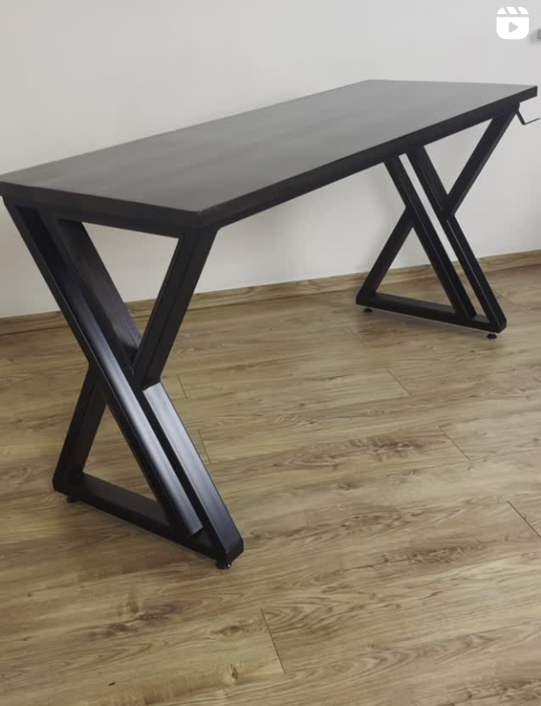 Biurko z naturalnym dębowym blatem i nogami ze stali – nowoczesny design, ręczna produkcja